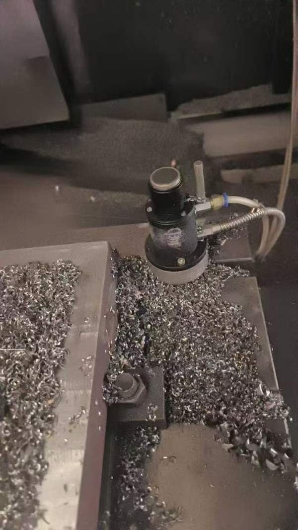 创胜特尔1370BT50主轴，带刀库带链排，在位出售，买机.