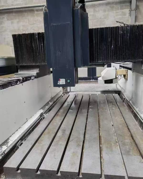 没几台了，十几万一台，3015小龙门，发那科MF系统