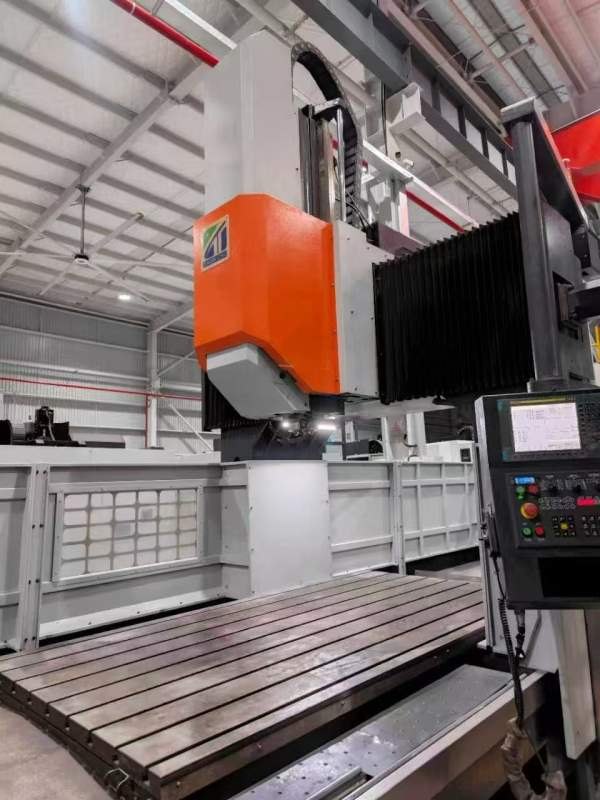 台泽3018数控龙门发那科MF Plus1包系统，尔法电机驱动.