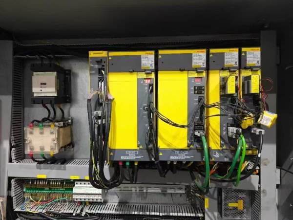 台泽3018数控龙门发那科MF Plus1包系统，尔法电机驱动.