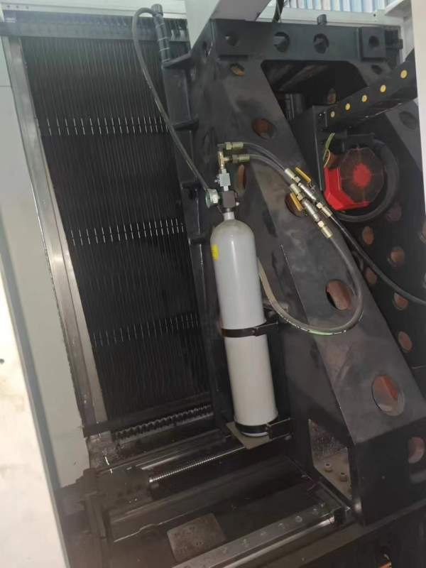 刚刚拿下一台常州玖璋龙腾产800单工位卧加、三轴行程.