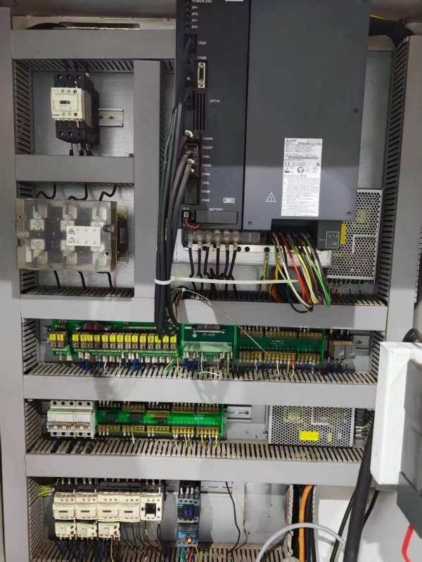 到货六台2017年广东巨高850加工中心，几万块一台，三.