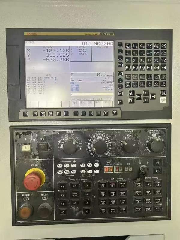 同款三台杭州大天855加工中心两台、1160一台、发那克m.