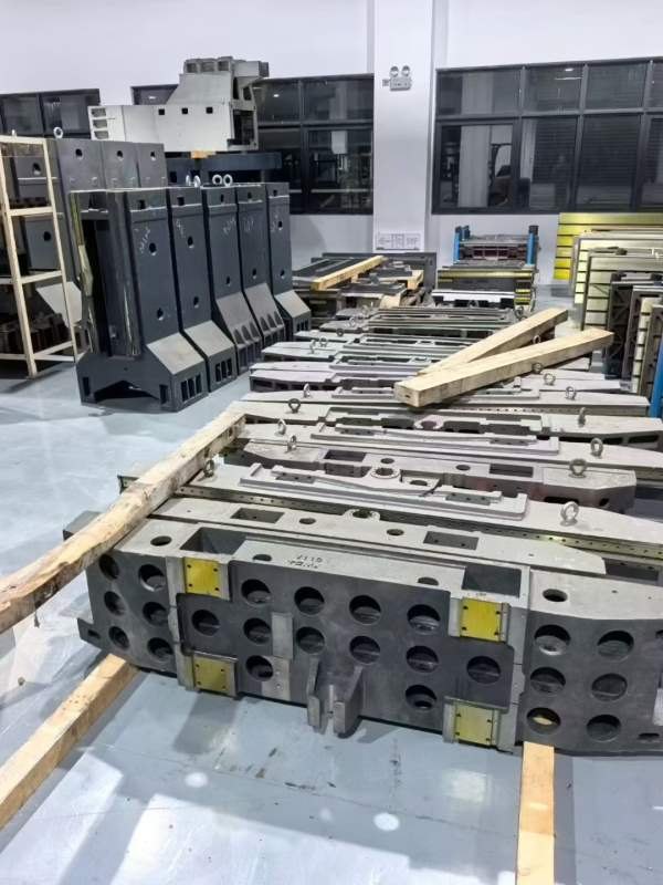 台湾德马立式加工中心床身： 3600 一吨上车