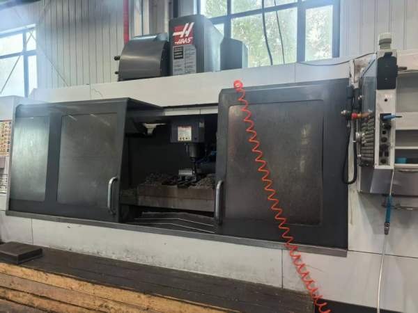 精品哈斯VF11加工中心，BT50主轴，三轴行程3048101676.