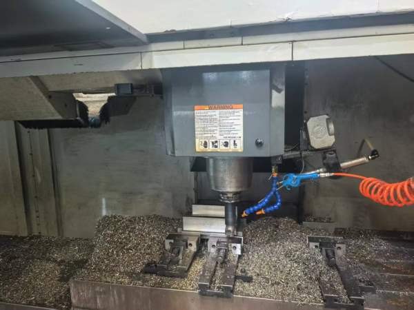 精品哈斯VF11加工中心，BT50主轴，三轴行程3048101676.