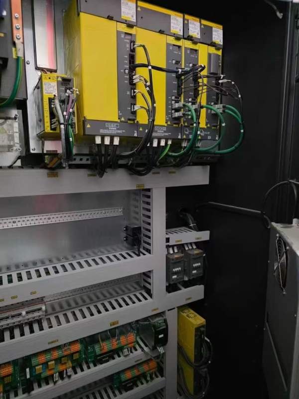 2018年韩国原装威亚L300MC车铣复合，12寸液压中空卡盘.