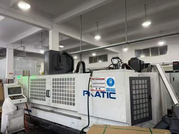 12台普拉迪2500材型加工中心，2台普拉迪4500型材加工.