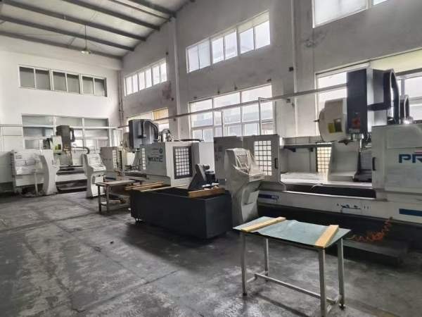 12台普拉迪2500材型加工中心，2台普拉迪4500型材加工.