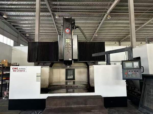 华群2212龙加门工中心，发那科MF系统，两一线硬，Y轴.