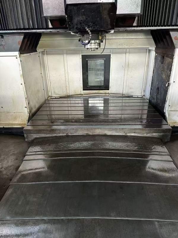 华群2212龙加门工中心，发那科MF系统，两一线硬，Y轴.