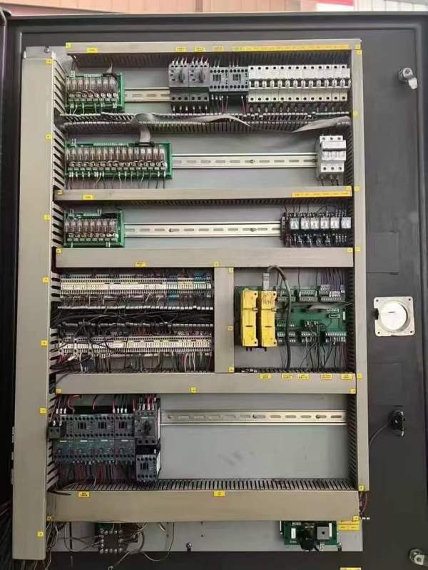 台湾高峰5131数控龙门，工作台5米2.9米，三轴行程XYZ.