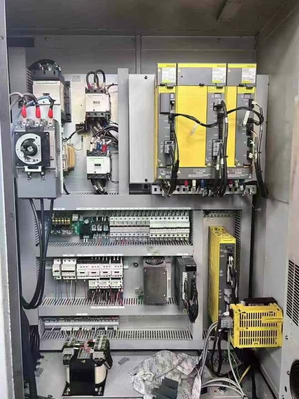 刚刚买下美国哈挺65U高精密数控车床一台、加工直径411.