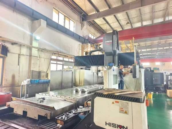 刚刚买下一台海天4028数控龙门铣发那科MFPLUS系统两线.