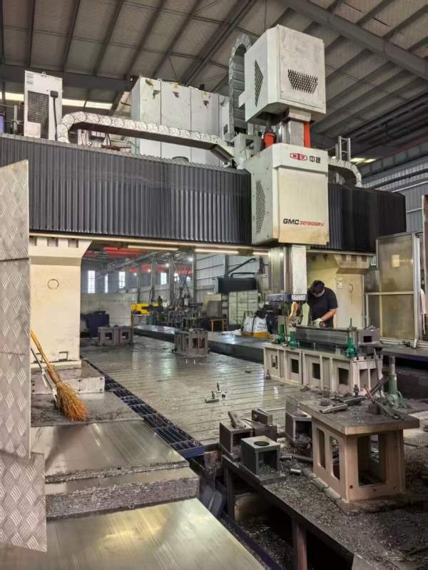 浙江工厂刚刚买下中捷动柱12米龙门加工中心  工作台3X.
