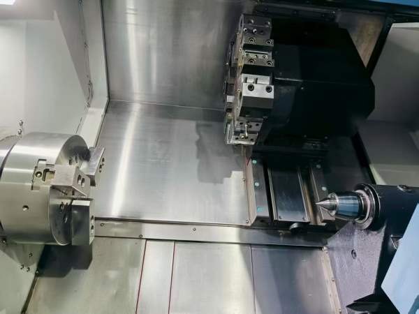 新到一台韩国原装斗山 PUMA GT2600重型数控车床，只用.