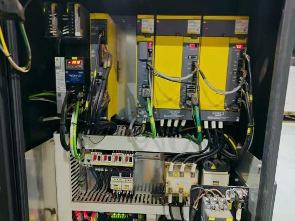 新到一台韩国原装斗山 PUMA GT2600重型数控车床，只用.