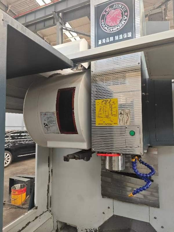 同款两台台湾俊育2013年产V6高速机，三菱M70系统，使.