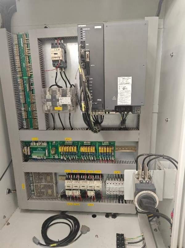 同款两台台湾俊育2013年产V6高速机，三菱M70系统，使.