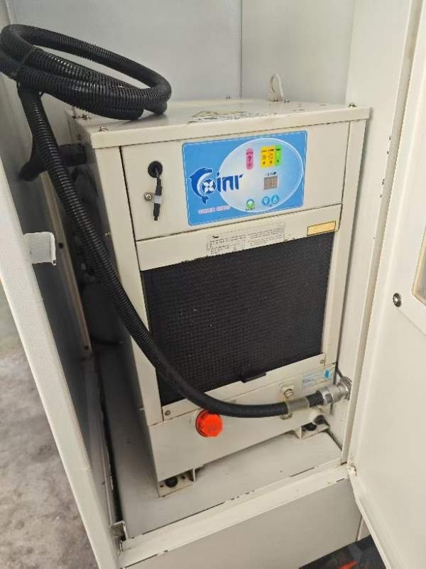 同款两台台湾俊育2013年产V6高速机，三菱M70系统，使.