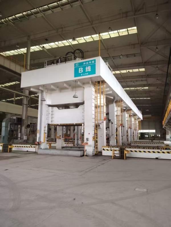 台湾迪斯液压机线，两条：1，24003台1000吨1600吨，其.