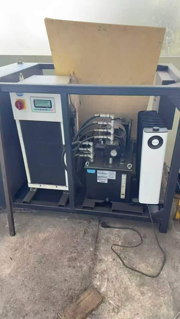 山东工厂拿下海天8米龙门加工中心一台、工作台3X8米、.