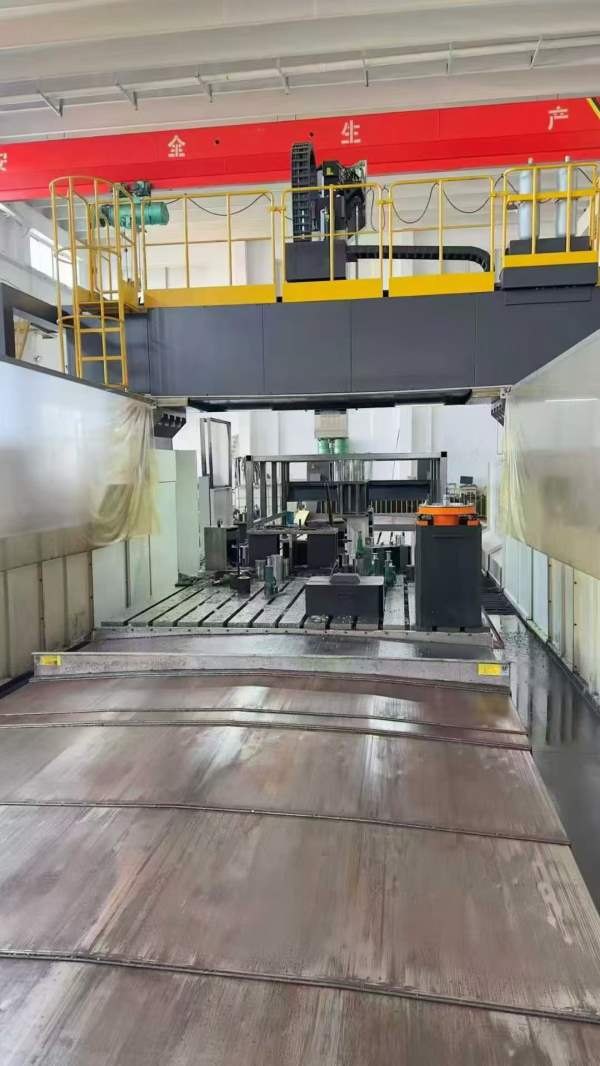 山东工厂拿下海天8米龙门加工中心一台、工作台3X8米、.