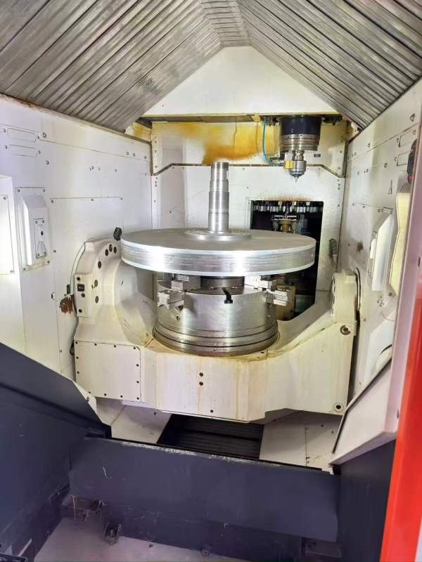 马扎克i700T：2015年设备安装少用30把刀库，主轴BT40.