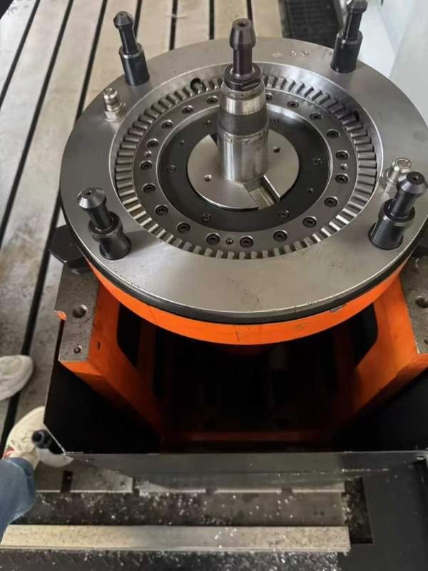 山东工厂拿下海天8米龙门一台、工作台3X8米、过宽4.2.