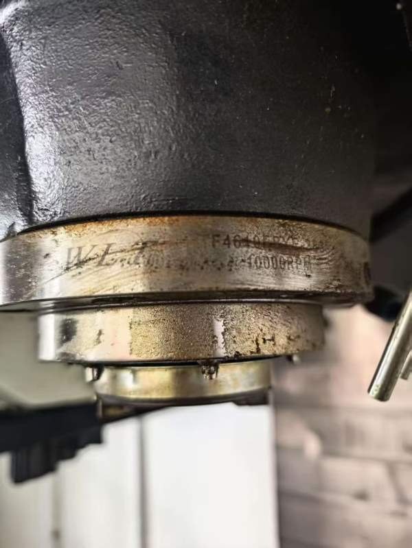 台湾旭阳855加工中心，三菱m80系统，主轴皮带10000转.