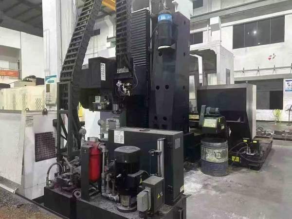 广东工厂在位出售：准新纽威PB110S卧式镗铣，三轴重型.