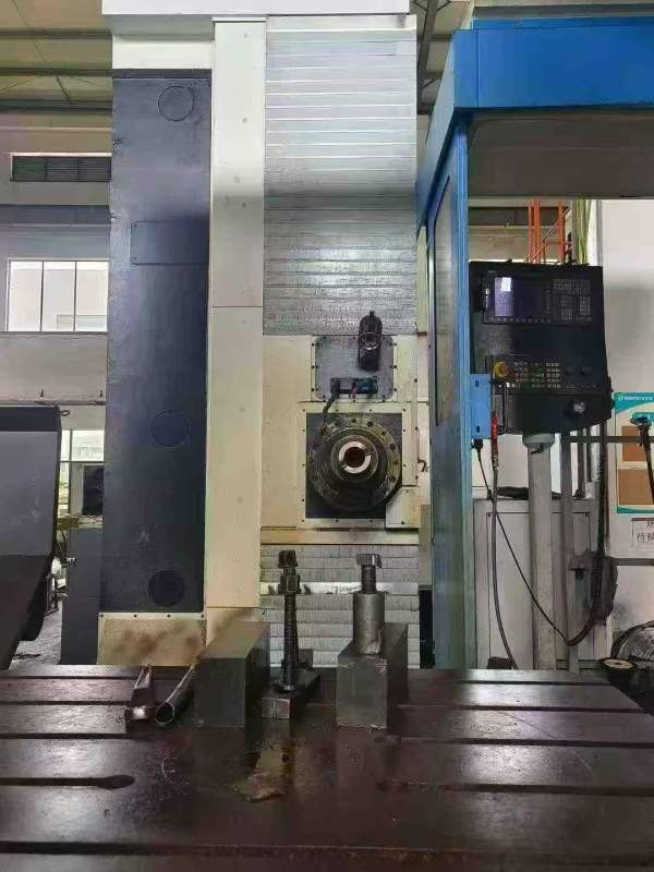 广东工厂在位出售：准新纽威PB110S卧式镗铣，三轴重型.