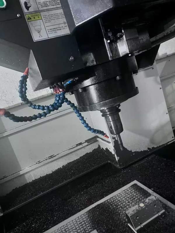 快将1615/ Bt50/ 2线1硬，模具3包，带侧铣