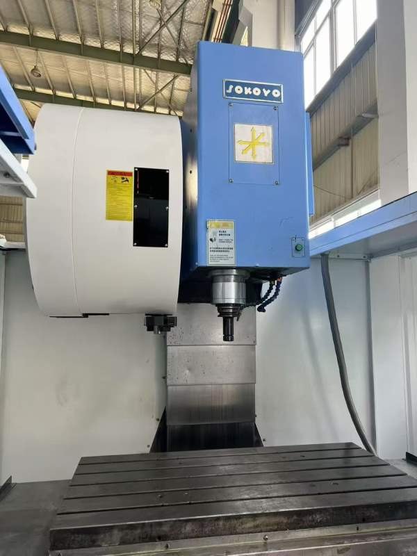 刚刚到货斯可源1270加工中心，BT50主轴皮带8000转，导.