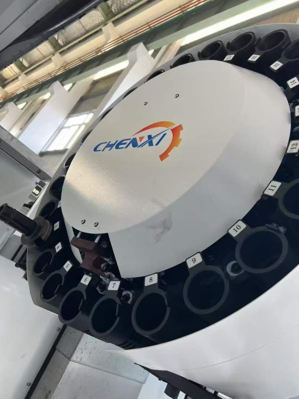 刚刚到货斯可源1270加工中心，BT50主轴皮带8000转，导.