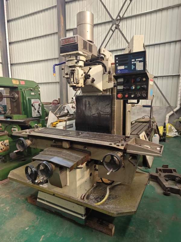 2013年台湾常准重型铣床10IV，台面380mm1500mm，三轴.