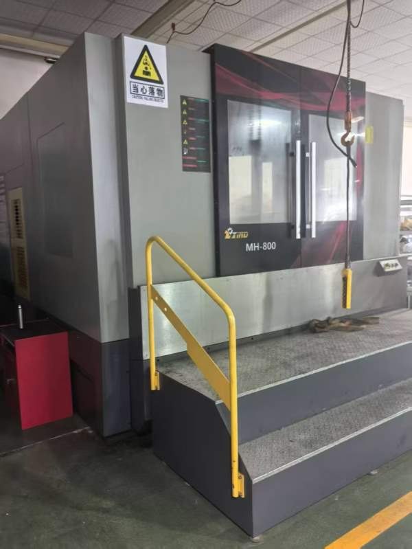 上海综欣800卧加，发那科MFplus系统，工作台800800。.