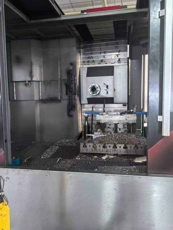 上海综欣800卧加，发那科MFplus系统，工作台800800。.