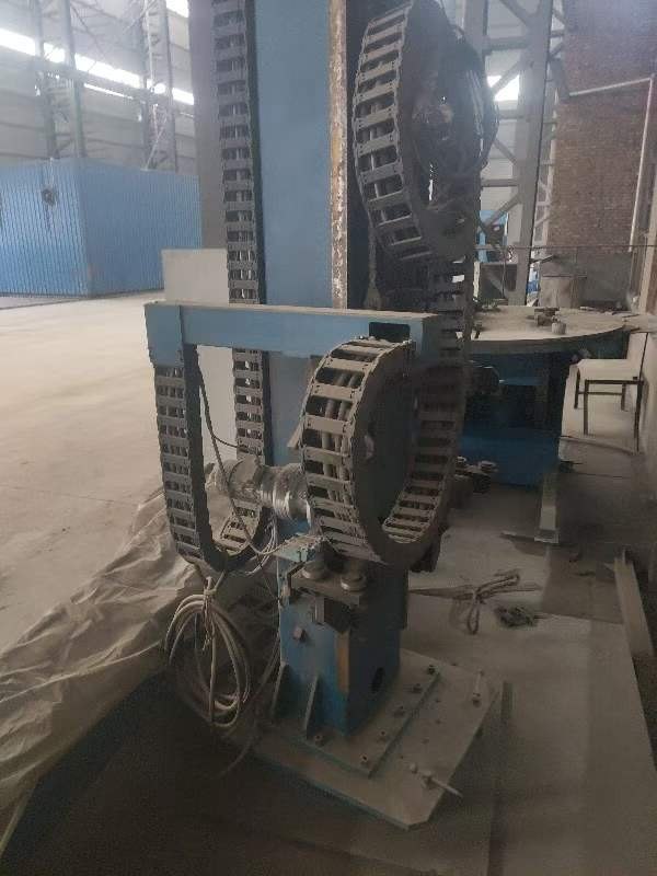 出售一台埋弧焊十字架，4米的，带1000的焊机。