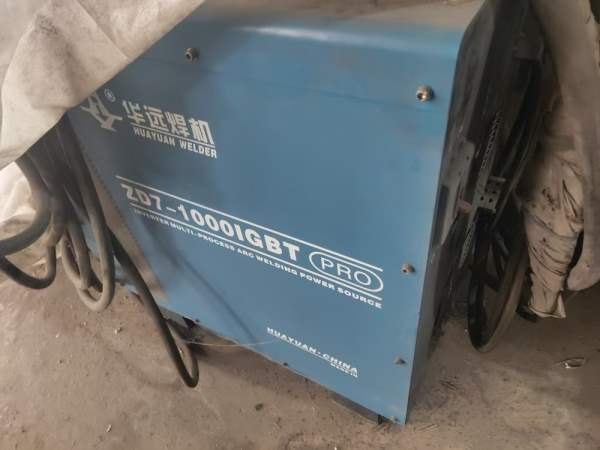 出售一台埋弧焊十字架，4米的，带1000的焊机。