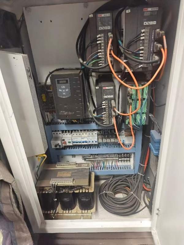 全新未用数控三自由度动力头凯恩帝1000系统。