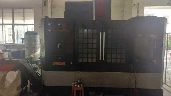 明天提货，能出价的来谈台机正身、买机器送压空机工厂.