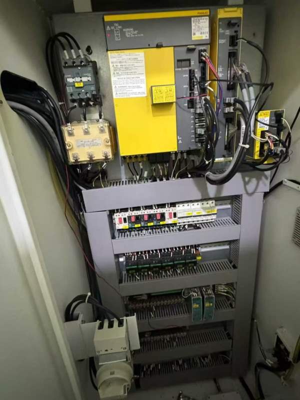 还有11台重型普拉迪2500材型加工中心，法那克m f Plus.