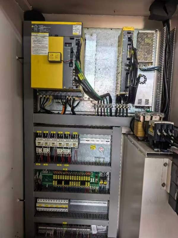 同款两台杭州蕙勒EM800A立式加工中心主轴：台湾健椿BT.