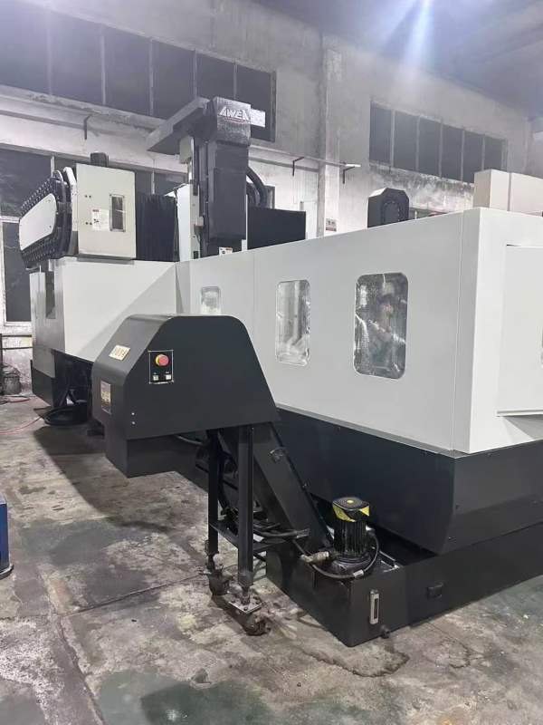 台湾亚威NVP-3015龙门工加中心，发那科MF系统、两线硬.