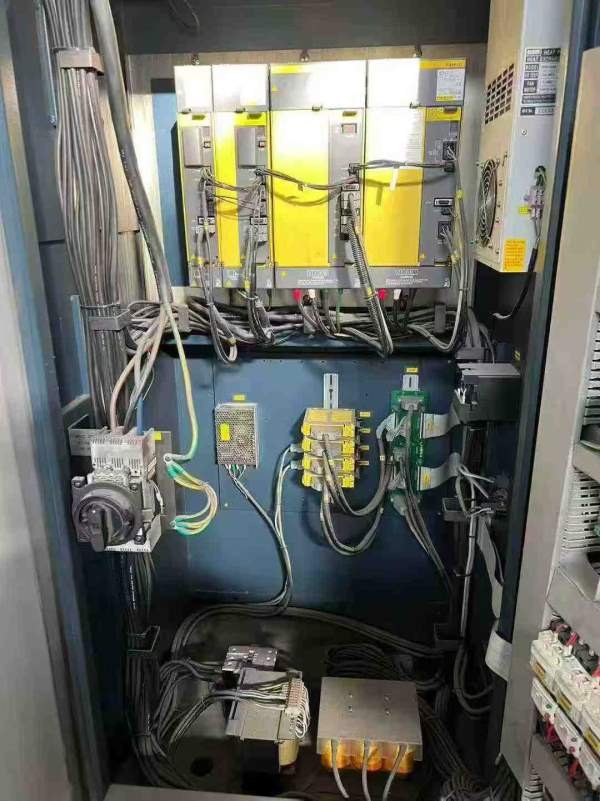 兰州工厂刚买 台湾高峰21100立式加工中心，工作台2.4.