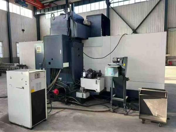 兰州工厂刚买 台湾高峰21100立式加工中心，工作台2.4.