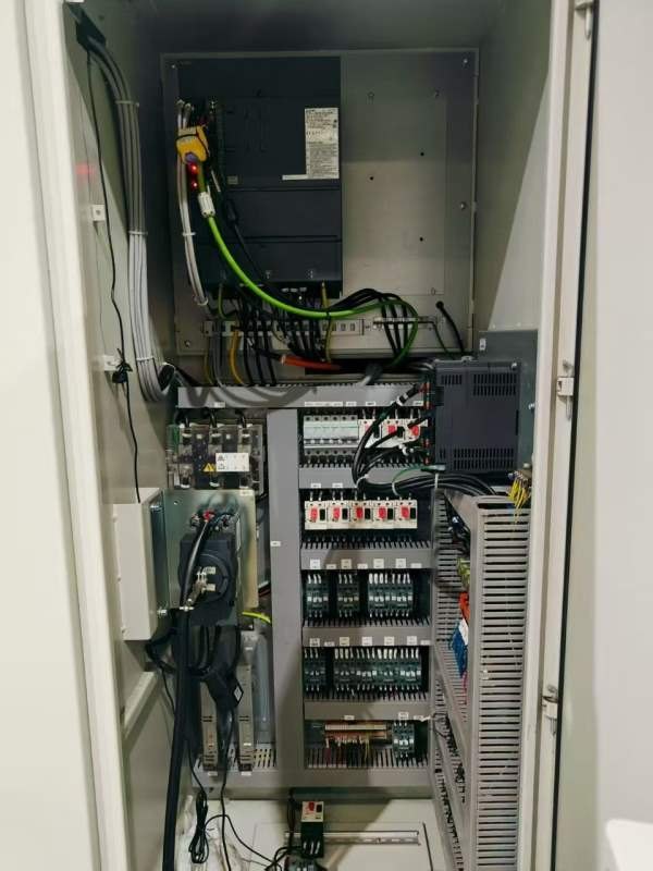 新到一台2021年海天精工 VMC-1000 加工中心，三菱M80.