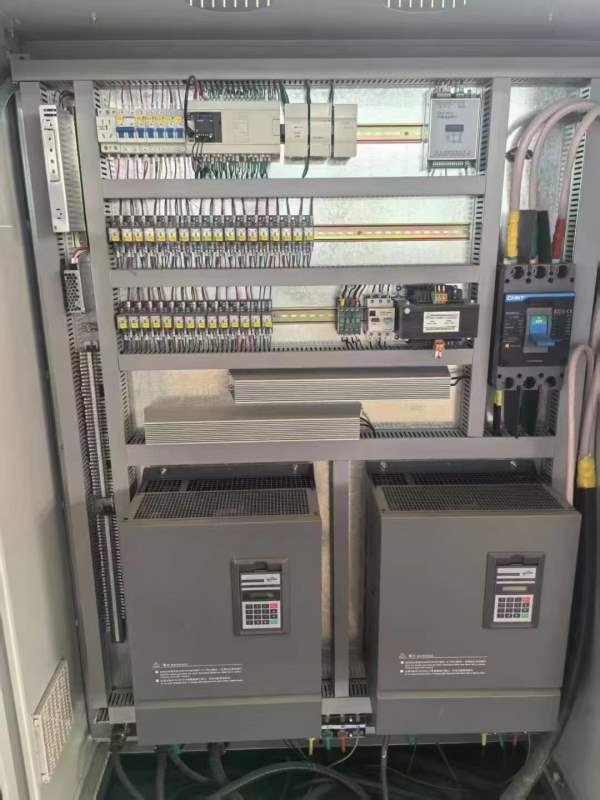 现货供应24年产江苏铭格4000吨液压机，台面30004000，.