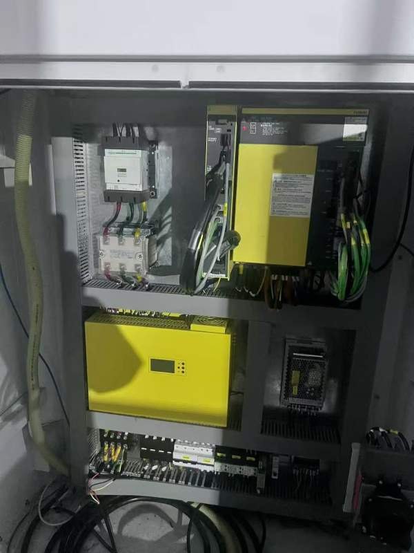 Bt50快将2线1硬1615/模具3包／带侧铣头，带油冷，带排.